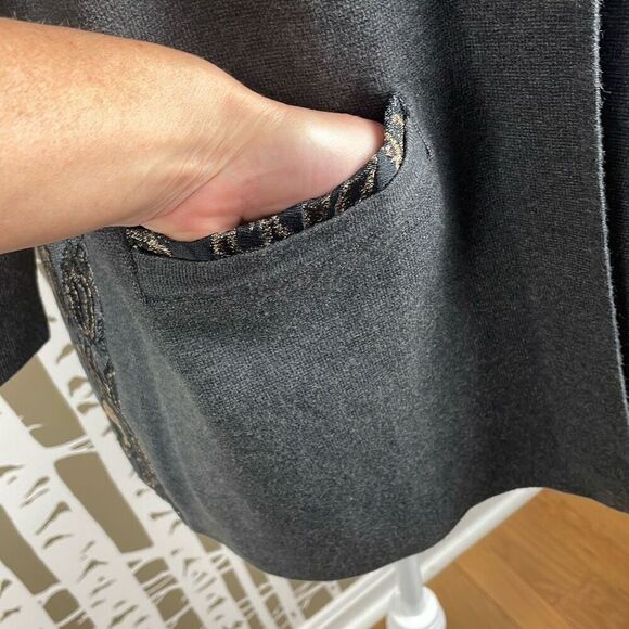 NWT Chico’s Animal Woven Back Cardigan Sweater M Petite - Picture 5 of 9